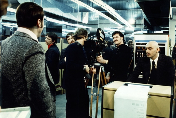 Hauptdarsteller Supercomputer ( ZE 4004-45) Welt am Draht von Rainer Werner Fassbinder